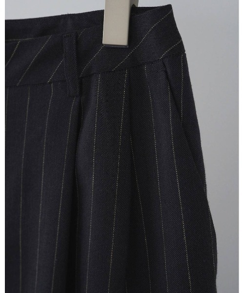 anuke(アンヌーク)の「anuke Linen Tuck Pants(その他パンツ・レディース・ダークブラウン/ネイビー・36/38)」の5枚目の写真