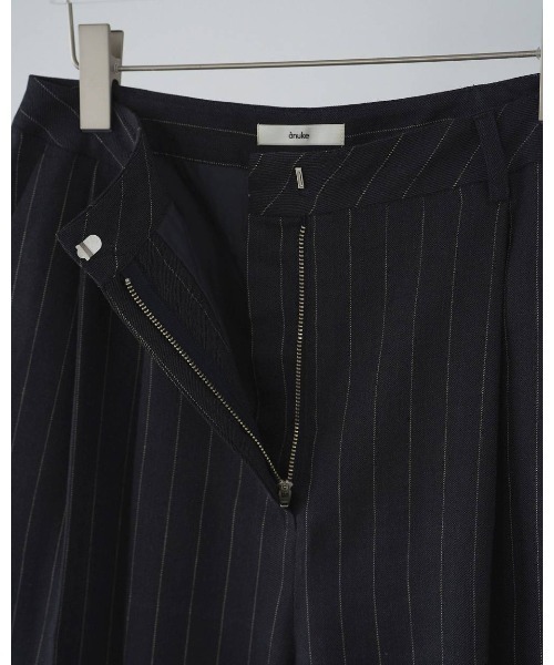 anuke(アンヌーク)の「anuke Linen Tuck Pants(その他パンツ・レディース・ダークブラウン/ネイビー・36/38)」の6枚目の写真