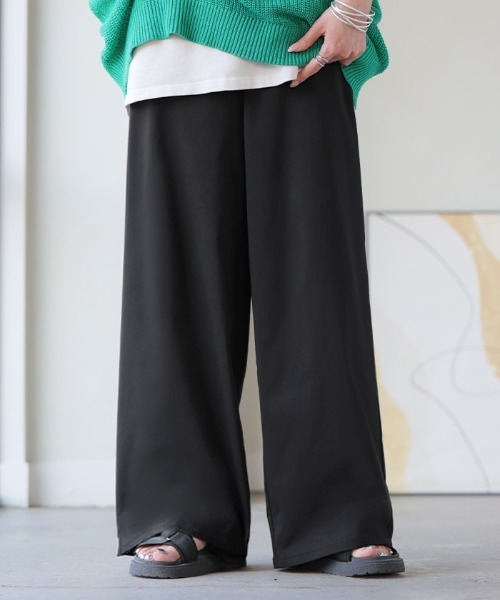 HUG.U(ハグユー)の「超ラク さらっと軽いストレッチワイドパンツ(その他パンツ・レディース・ライトベージュ/ブラック/モカ・L/M)」の1枚目の写真