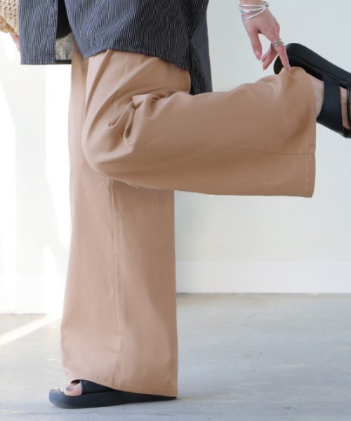 HUG.U(ハグユー)の「超ラク さらっと軽いストレッチワイドパンツ(その他パンツ・レディース・ライトベージュ/ブラック/モカ・L/M)」の14枚目の写真