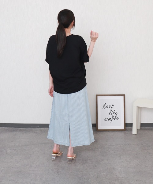 libelle more（リベル モア）の「ワイドシルエット切替デザインプルオーバー【接触冷感／吸水速乾／遮熱】（Tシャツ/カットソー・レディース・チャコールグレー/オフホワイト/ブラック/ボルドー・M/L）」の18枚目の写真