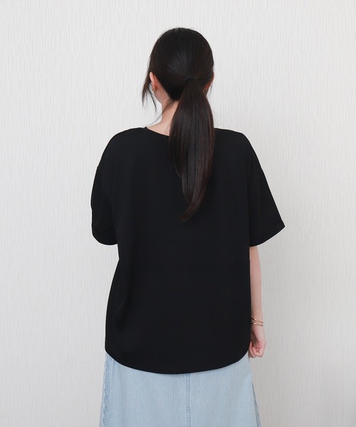 libelle more（リベル モア）の「ワイドシルエット切替デザインプルオーバー【接触冷感／吸水速乾／遮熱】（Tシャツ/カットソー・レディース・チャコールグレー/オフホワイト/ブラック/ボルドー・M/L）」の21枚目の写真
