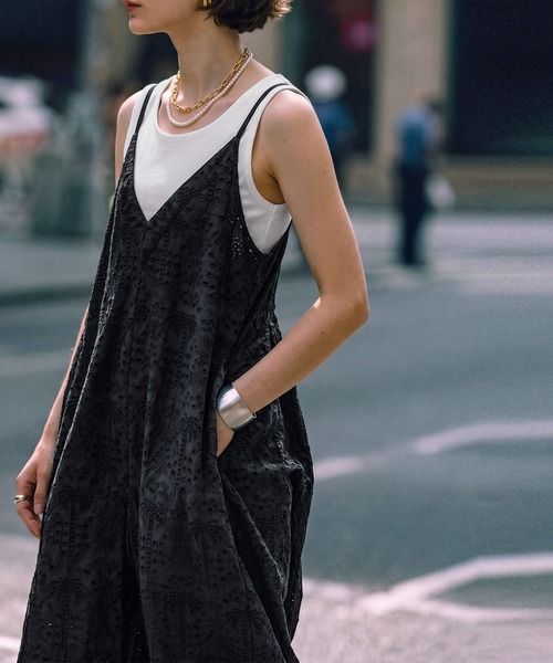 antiqua(アンティカ)の「ノースリーブ 綿100 サロペット(サロペット/オーバーオール・レディース・ブラック・ONESIZE)」の3枚目の写真