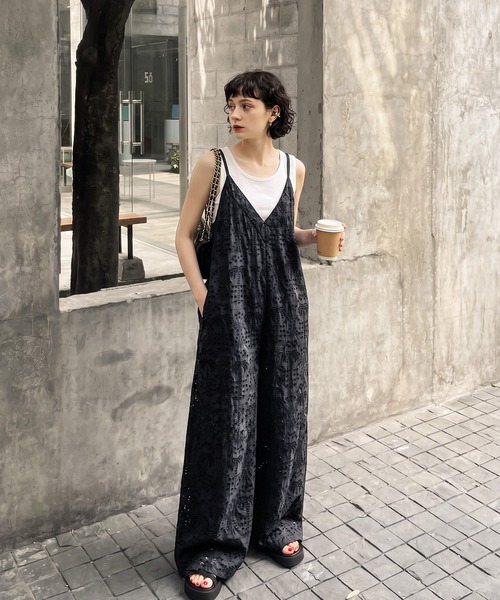 antiqua(アンティカ)の「ノースリーブ 綿100 サロペット(サロペット/オーバーオール・レディース・ブラック・ONESIZE)」の9枚目の写真