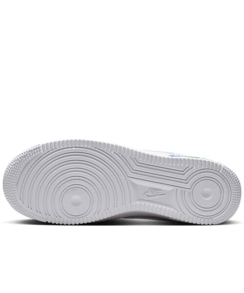 NIKE(ナイキ)の「ナイキ エア フォース 1 '07 SE ウィメンズシューズ / Nike Air Force 1 '07 SE Women's Shoes IF0498-101 White(スニーカー・レディース・ホワイト・23/24/24.5/22.5/23.5/25/25.5/22/26)」の4枚目の写真