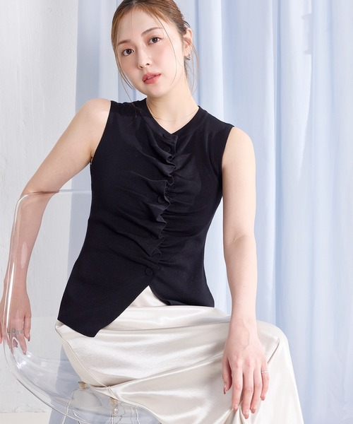 en CAnAF(エンカナフ)の「【女性らしさを引き立てる】リネンライクノースリーブギャザーニットトップス(その他トップス・レディース・アイボリー/ブラック/レッド・フリー)」の2枚目の写真