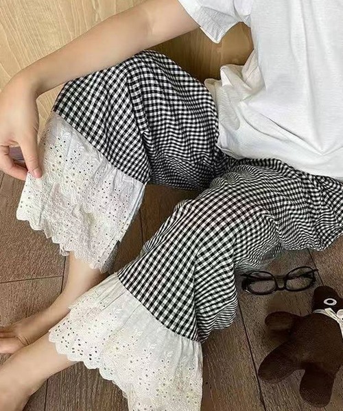boemy（ボエミー）の「ギンガムチェック 裾フリル イージーパンツ（その他パンツ・レディース・ブラック・M/L）」の3枚目の写真