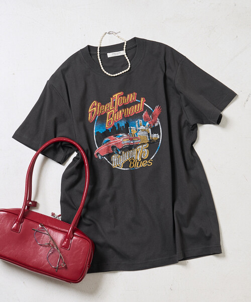 FREAK'S STORE(フリークスストア)の「ROCK T-SHIRT/ロックTシャツ(Tシャツ/カットソー・レディース・チャコールグレー/ブラウン/ダークグレー・フリ-)」の2枚目の写真