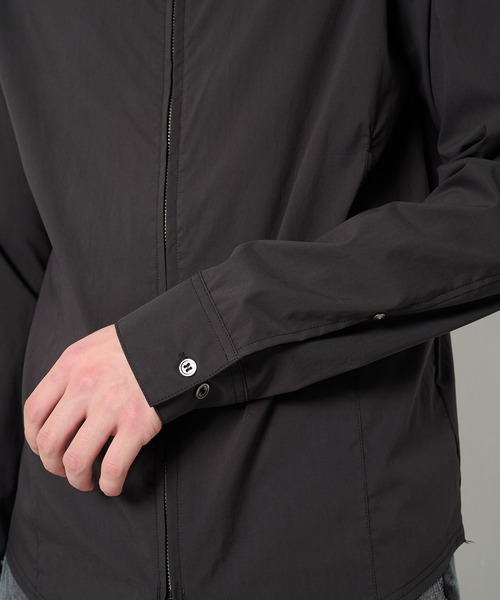 CONZ(コンズ)の「fitted zip up shirt/冷房対策/ジップシャツ/NVRFRGT(シャツ/ブラウス・メンズ・ブラック/チャコールグレー/ベージュ・1/2/3)」の13枚目の写真