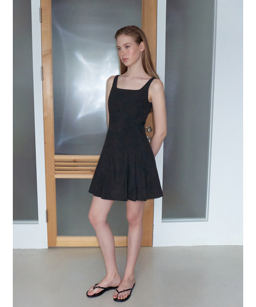 ETMON(エトモン)の「Pintuck Stitch Sleeveless Dress, Black(ワンピース・レディース・その他・SMALL/MEDIUM)」の3枚目の写真