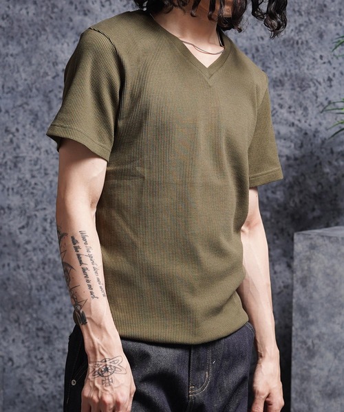 1111clothing(ワンフォークロージング)の「レギュラーフィット サーマル Vネック Tee / Regular Fit Thermal V-Neck T-Shirt(Tシャツ/カットソー・メンズ・グレー/ネイビー/カーキ/ブラック・L/XL/M)」の4枚目の写真