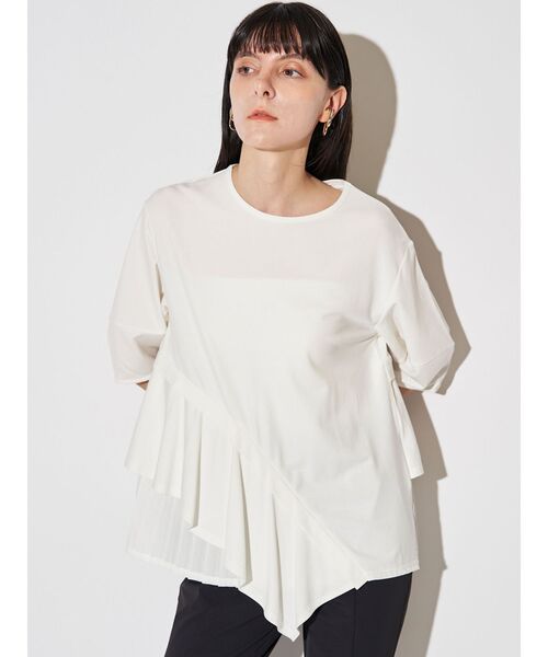 ELENDEEK(エレンディーク)の「サイドフレアドッキングカットソー(Tシャツ/カットソー・レディース・ベージュ/ブラック/オフホワイト・FREE)」の2枚目の写真