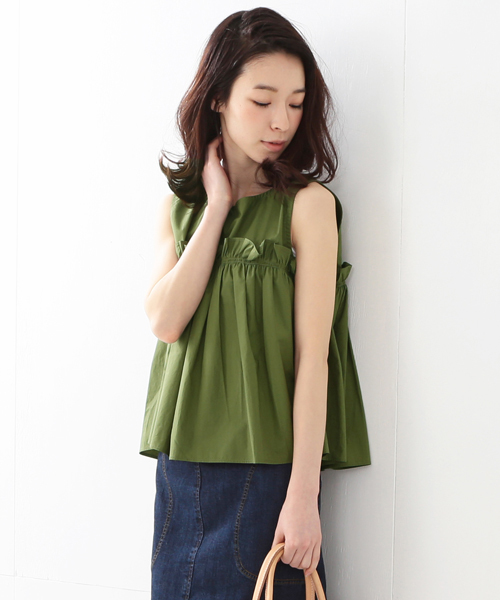 Ray BEAMS（レイビームス）の「◇【ラブリ着用】Ray BEAMS / ヨーク ギャザー キリカエ ノースリーブ（シャツ/ブラウス・レディース・ホワイト/ブラック/オリーブ・ONE SIZE）」の3枚目の写真