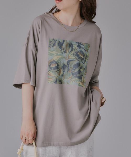 210nouve(トゥージュヌーブ)の「フラワー アート オーバーサイズ Tシャツ(Tシャツ/カットソー・レディース・ブラック/ホワイト/ネイビー/ベージュ・FREE)」の4枚目の写真