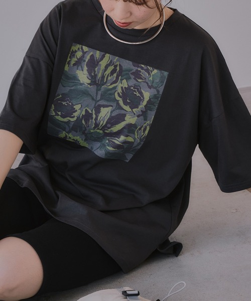 210nouve(トゥージュヌーブ)の「フラワー アート オーバーサイズ Tシャツ(Tシャツ/カットソー・レディース・ブラック/ホワイト/ネイビー/ベージュ・FREE)」の3枚目の写真