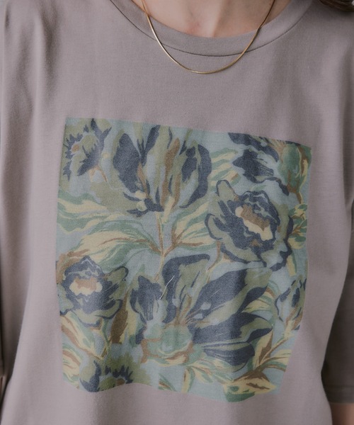 210nouve(トゥージュヌーブ)の「フラワー アート オーバーサイズ Tシャツ(Tシャツ/カットソー・レディース・ブラック/ホワイト/ネイビー/ベージュ・FREE)」の18枚目の写真