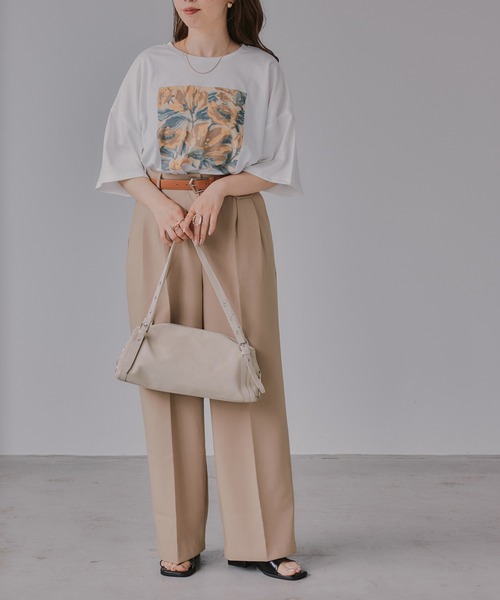 210nouve(トゥージュヌーブ)の「フラワー アート オーバーサイズ Tシャツ(Tシャツ/カットソー・レディース・ブラック/ホワイト/ネイビー/ベージュ・FREE)」の10枚目の写真