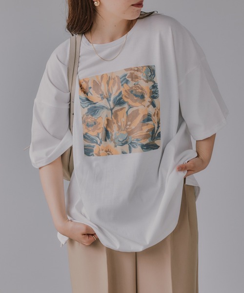 210nouve(トゥージュヌーブ)の「フラワー アート オーバーサイズ Tシャツ(Tシャツ/カットソー・レディース・ブラック/ホワイト/ネイビー/ベージュ・FREE)」の7枚目の写真