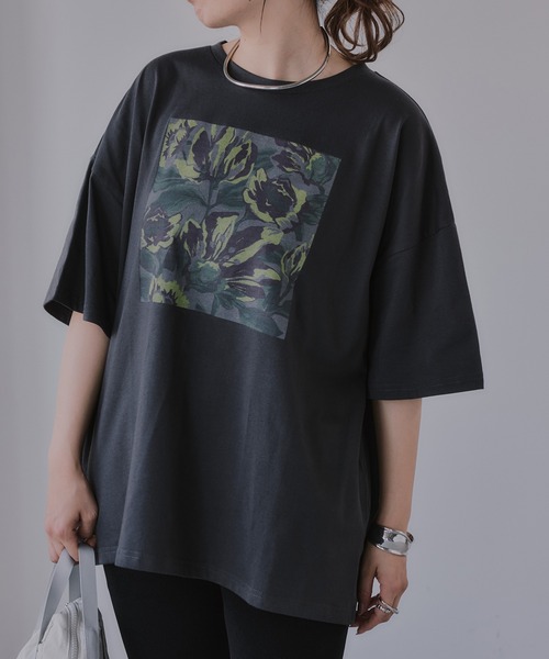210nouve(トゥージュヌーブ)の「フラワー アート オーバーサイズ Tシャツ(Tシャツ/カットソー・レディース・ブラック/ホワイト/ネイビー/ベージュ・FREE)」の11枚目の写真