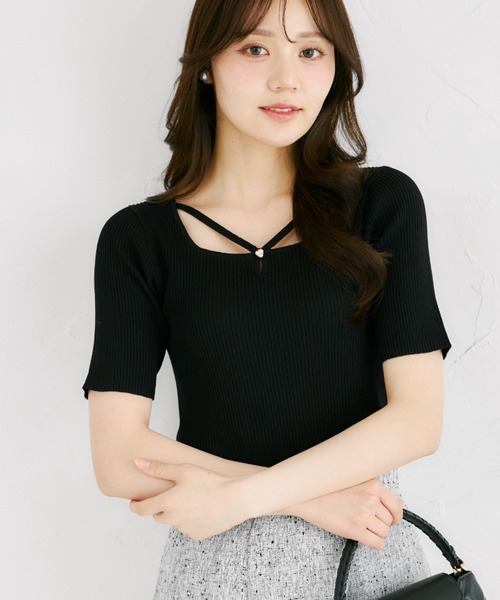 tocco closet(トッコ クローゼット)の「【ZOZO限定】接触冷感パールビジューネックリブトップス(Tシャツ/カットソー・レディース・ネイビー/ブラック/その他/オフホワイト・M)」の3枚目の写真