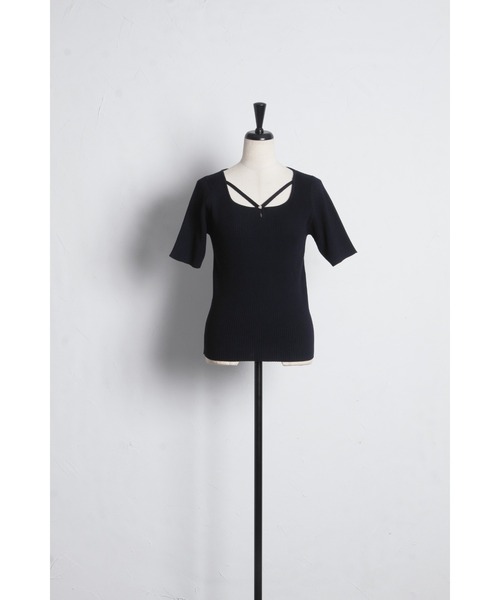 tocco closet(トッコ クローゼット)の「【ZOZO限定】接触冷感パールビジューネックリブトップス(Tシャツ/カットソー・レディース・ネイビー/ブラック/その他/オフホワイト・M)」の5枚目の写真