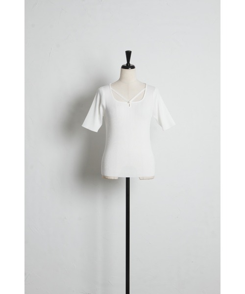 tocco closet(トッコ クローゼット)の「【ZOZO限定】接触冷感パールビジューネックリブトップス(Tシャツ/カットソー・レディース・ネイビー/ブラック/その他/オフホワイト・M)」の6枚目の写真