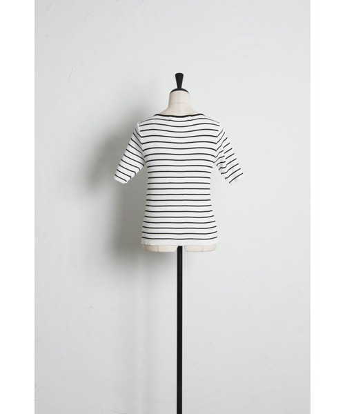 tocco closet(トッコ クローゼット)の「【ZOZO限定】接触冷感パールビジューネックリブトップス(Tシャツ/カットソー・レディース・ネイビー/ブラック/その他/オフホワイト・M)」の10枚目の写真