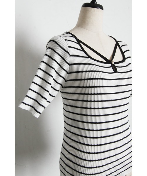 tocco closet(トッコ クローゼット)の「【ZOZO限定】接触冷感パールビジューネックリブトップス(Tシャツ/カットソー・レディース・ネイビー/ブラック/その他/オフホワイト・M)」の12枚目の写真