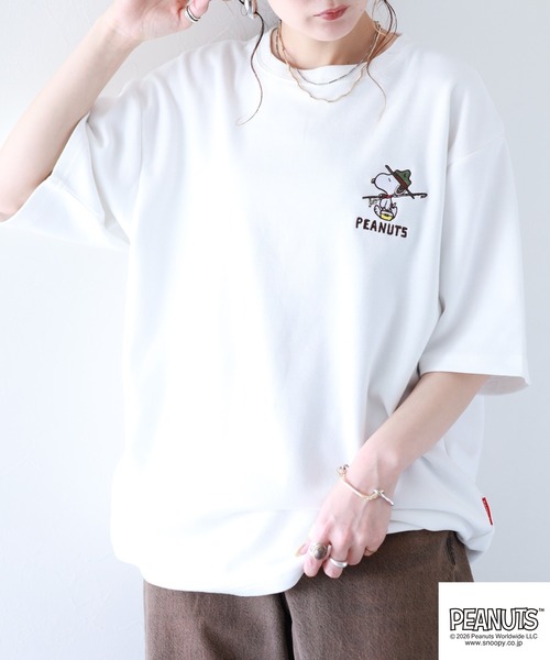 PEANUTS(ピーナッツ)の「PEANUTS スヌーピー柄接触冷感ビッグシルエット半袖Tシャツ(Tシャツ/カットソー・メンズ・サックスブルー系/ネイビー/ホワイト系/オフホワイト/ネイビー系/グレイッシュベージュ・M/L/S/LL)」の10枚目の写真