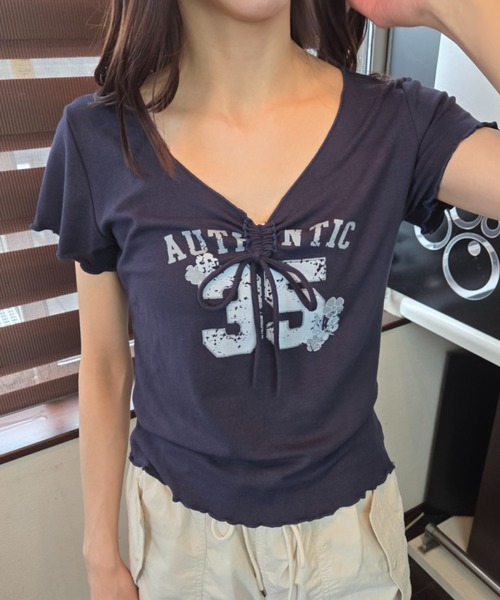 tolene(トレネ)の「フロントシャーリング リボン ロゴプリント メロウベビーTシャツ(Tシャツ/カットソー・レディース・ネイビー/グレー・FREE)」の10枚目の写真