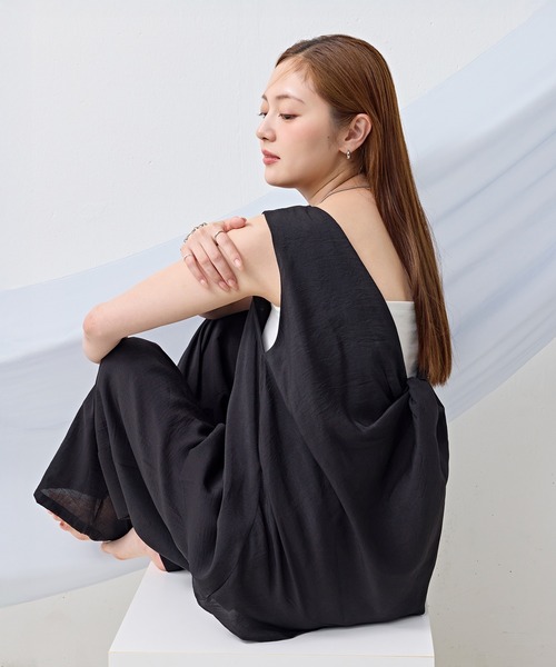 en CAnAF(エンカナフ)の「【大人の抜け感が叶う】バックツイストノースリーブトップス&ワイドイージーパンツ セットアップ(その他トップス・レディース・ベージュ/ブラック/アイボリー/ブラック系1・フリー)」の2枚目の写真