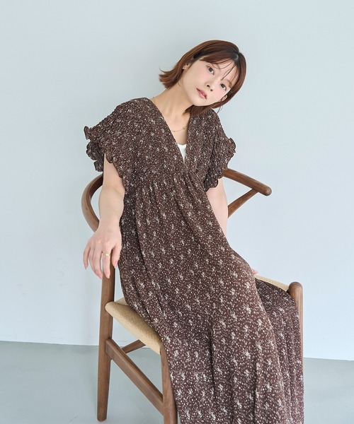 mil(ミル)の「小花柄 シャーリングワンピース【587232】(ワンピース・レディース・ブラウン/ブラック・S/XS)」の16枚目の写真