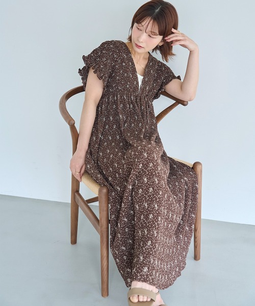 mil(ミル)の「小花柄 シャーリングワンピース【587232】(ワンピース・レディース・ブラウン/ブラック・S/XS)」の9枚目の写真