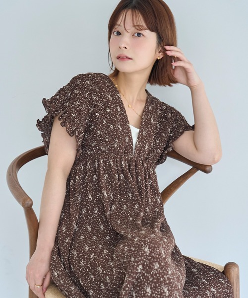 mil(ミル)の「小花柄 シャーリングワンピース【587232】(ワンピース・レディース・ブラウン/ブラック・S/XS)」の8枚目の写真