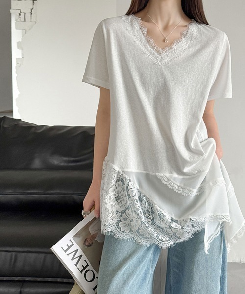 COCOMOMO(ココモモ)の「アシンメトリーレースTシャツ 裾レース トップス 半袖 Tシャツ アシンメトリー レース カットソー Vネック レースTシャツ インナー レイヤードトップス 夏服(Tシャツ/カットソー・レディース・ブラック/ホワイト・FREE)」の3枚目の写真
