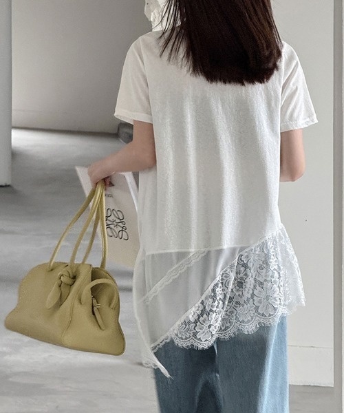 COCOMOMO(ココモモ)の「アシンメトリーレースTシャツ 裾レース トップス 半袖 Tシャツ アシンメトリー レース カットソー Vネック レースTシャツ インナー レイヤードトップス 夏服(Tシャツ/カットソー・レディース・ブラック/ホワイト・FREE)」の5枚目の写真