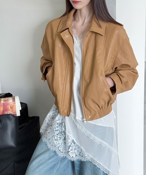 COCOMOMO(ココモモ)の「アシンメトリーレースTシャツ 裾レース トップス 半袖 Tシャツ アシンメトリー レース カットソー Vネック レースTシャツ インナー レイヤードトップス 夏服(Tシャツ/カットソー・レディース・ブラック/ホワイト・FREE)」の11枚目の写真