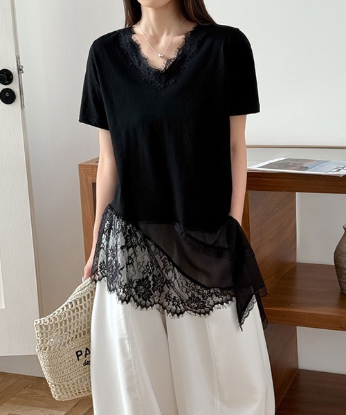 COCOMOMO(ココモモ)の「アシンメトリーレースTシャツ 裾レース トップス 半袖 Tシャツ アシンメトリー レース カットソー Vネック レースTシャツ インナー レイヤードトップス 夏服(Tシャツ/カットソー・レディース・ブラック/ホワイト・FREE)」の10枚目の写真