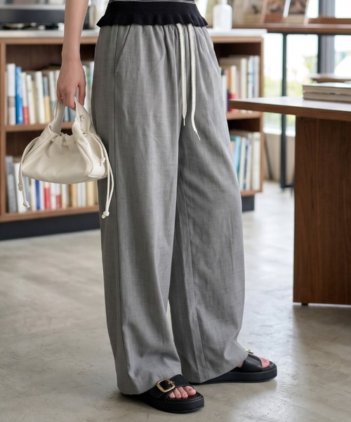 umune(ウムネ)の「ワイドパンツ 麻調 リネンライク イージーパンツ ウエストゴム 紐付き ストレート ルーズ 落ち感 涼しい 清涼感 薄手 カジュアル ボトムス(その他パンツ・レディース・ネイビー/グレー/ブラック・FREE)」の2枚目の写真