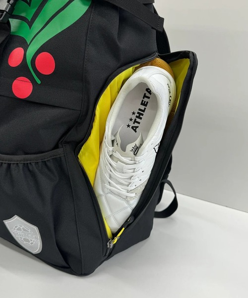 ATHLETA(アスレタ)の「≪athleta≫ボール収納&シューズ収納まで備えた、約35Lの大容量!ATHLETAらしいフットボールムードを、毎日のスポーツカジュアルに落とし込めるカフェブラバッグパック(バックパック/リュック・レディース・ブラック・F)」の14枚目の写真