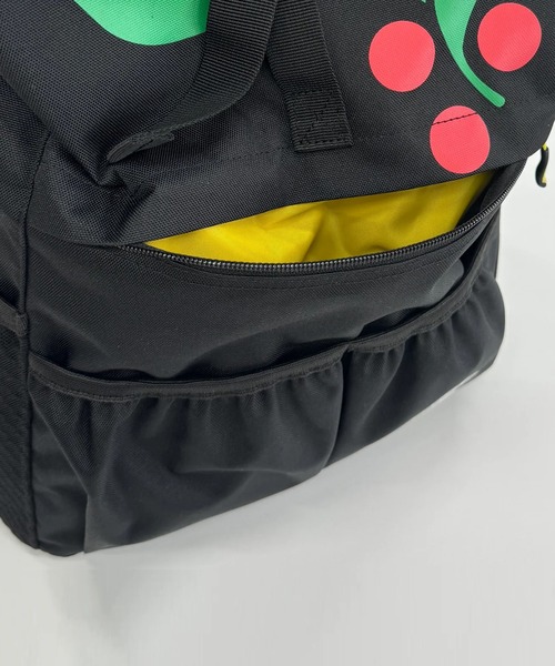 ATHLETA(アスレタ)の「≪athleta≫ボール収納&シューズ収納まで備えた、約35Lの大容量!ATHLETAらしいフットボールムードを、毎日のスポーツカジュアルに落とし込めるカフェブラバッグパック(バックパック/リュック・レディース・ブラック・F)」の22枚目の写真