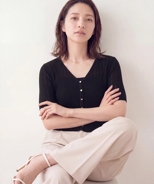 natural couture(ナチュラルクチュール)の「針抜き半袖ハート釦カーディガン(カーディガン/ボレロ・レディース・ブラック/オフホワイト/ピンク/ボルドー/モカ・FREE)」の12枚目の写真