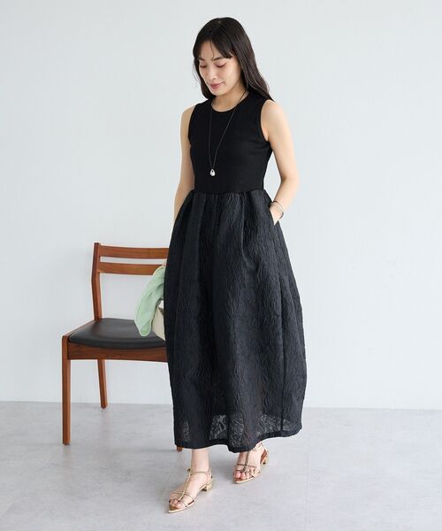 CRAFT STANDARD BOUTIQUE（クラフトスタンダードブティック）の「カット×フクレジャガードフレアワンピース（ワンピース・レディース・オリーブ/ブラック/ホワイト・M/L）」の2枚目の写真