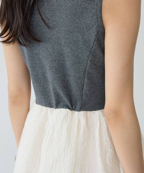 CRAFT STANDARD BOUTIQUE（クラフトスタンダードブティック）の「カット×フクレジャガードフレアワンピース（ワンピース・レディース・オリーブ/ブラック/ホワイト・M/L）」の4枚目の写真