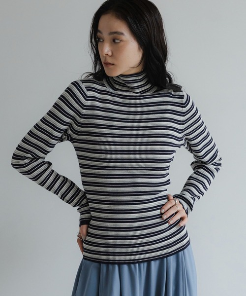 LOWRYS FARM(ローリーズファーム)の「12GカラーニットタートルLS 680214(ニット/セーター・レディース・イエロー/ブラック/ブルー系その他/ブラウン系その他/ホワイト/レッド・FREE)」の4枚目の写真