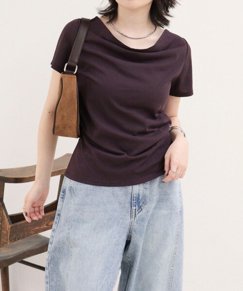 fredy emue(フレディエミュ)の「ドレープカットソーブラウス(Tシャツ/カットソー・レディース・オフホワイト/ブラウン/ベージュ・38)」の6枚目の写真