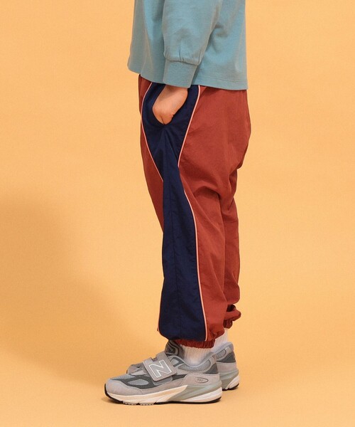 こども ビームス（コドモビームス）の「ナイロン トラック パンツ 2026FW（90～140cm）（その他パンツ・キッズ・オリーブ/レッド系その他7・110/100/140/130/120/90）」の3枚目の写真