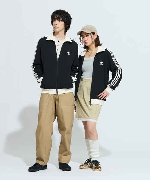 adidas（アディダス）の「アディカラー クラシック トラックトップ（ジェンダーニュートラル）ワッフル  / トラックジャケット / ジャージ / アディダスオリジナルス adidas Originals（ジャージ・メンズ・ブラック・SMALL/MEDIUM/LARGE/X-LARGE/XX-LARGE/X-SMALL/XX-SMALL/4XL/5XL/3XS/3XL）」の2枚目の写真