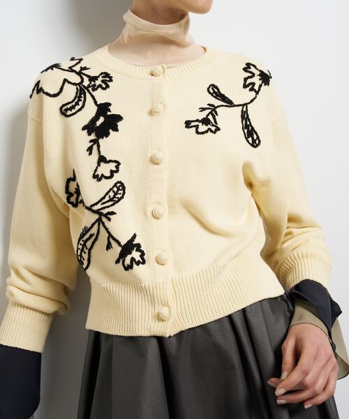 LANVIN en Bleu(ランバンオンブルー)の「エンブロイダリーニットカーディガン(カーディガン/ボレロ・レディース・ブラウン/オフホワイト・38)」の10枚目の写真