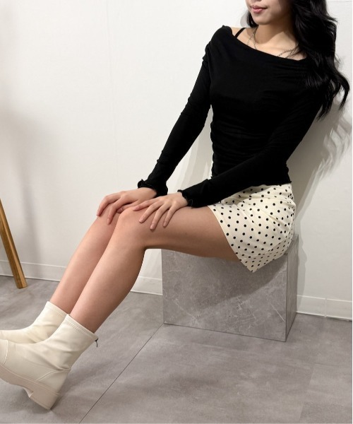 owen(オーウェン)の「韓国ナチュラルガーリー ワンショル風リブトップス フィットカットソー(Tシャツ/カットソー・レディース・ブラック/ベージュ・S/M/L)」の9枚目の写真
